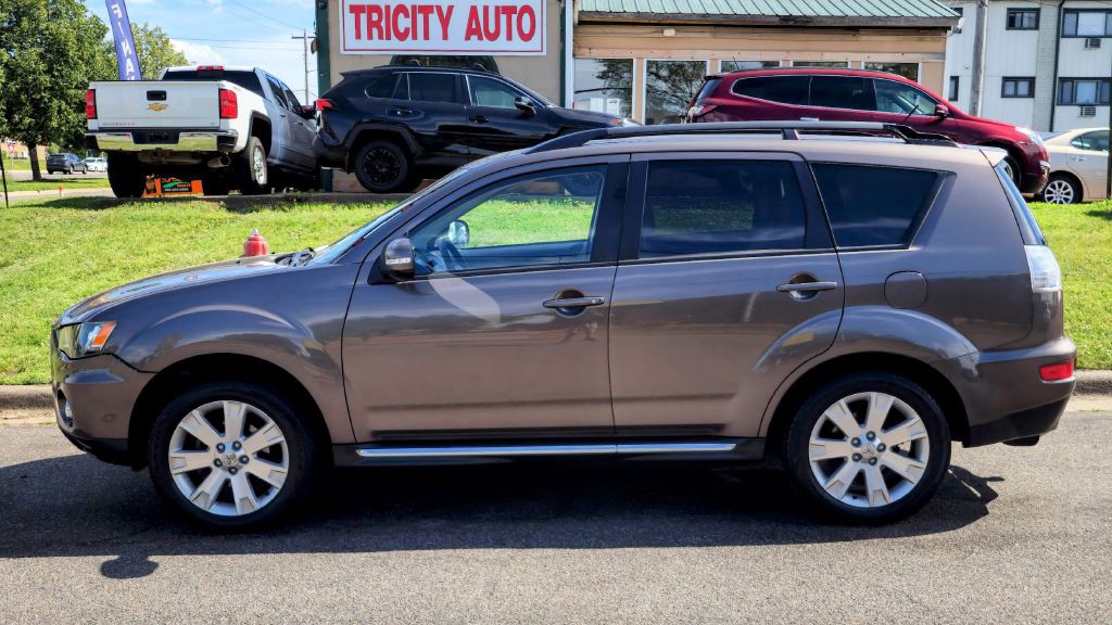 2013 Mitsubishi Outlander Image 3
