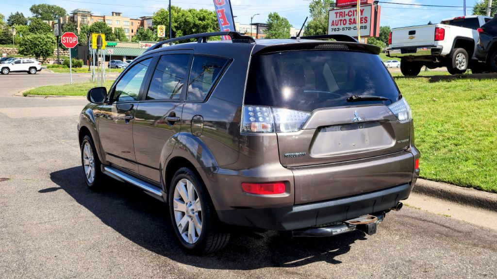 2013 Mitsubishi Outlander Image 4