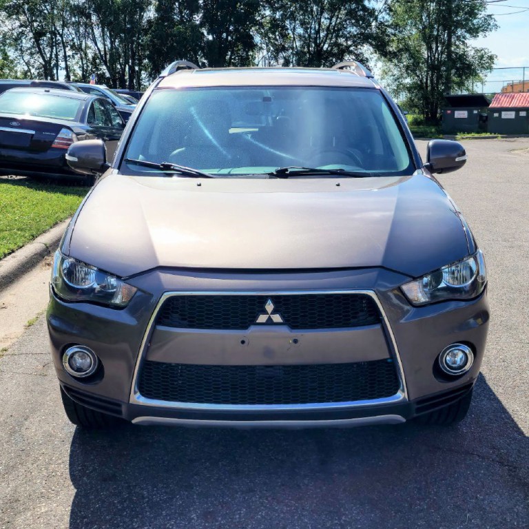 2013 Mitsubishi Outlander Image 10
