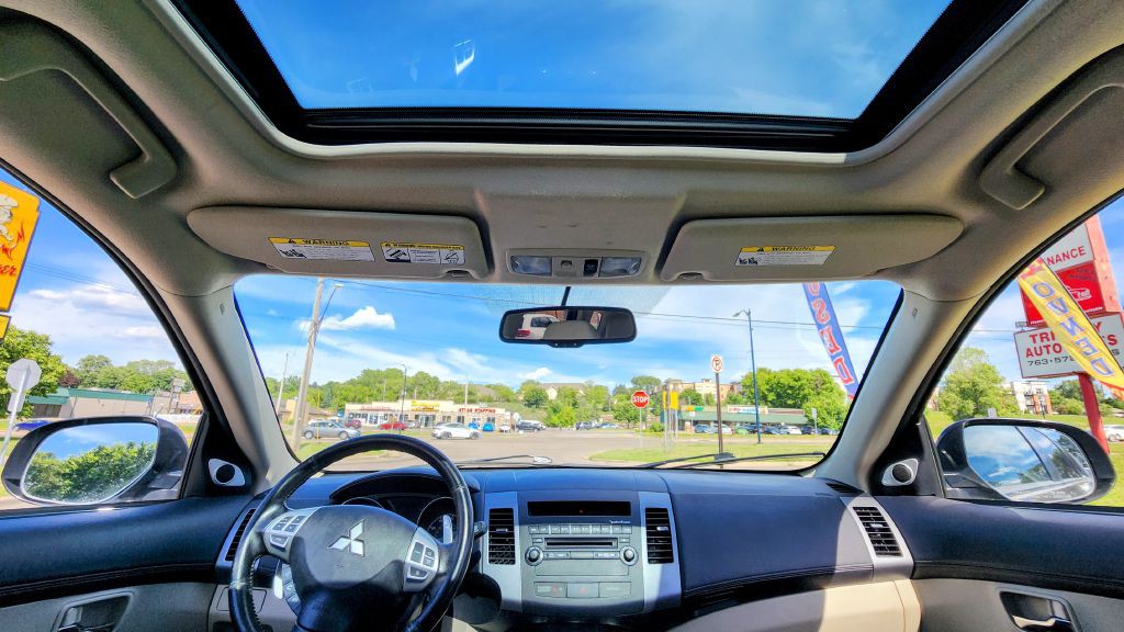 2013 Mitsubishi Outlander Image 13