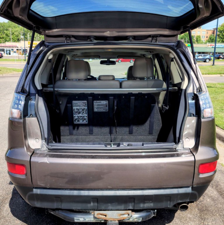 2013 Mitsubishi Outlander Image 16