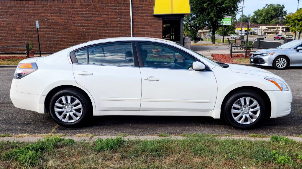 2010 Nissan Altima Image 7