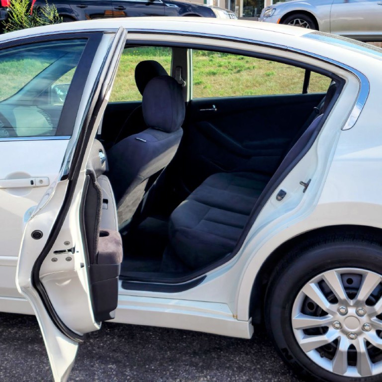 2010 Nissan Altima Image 14