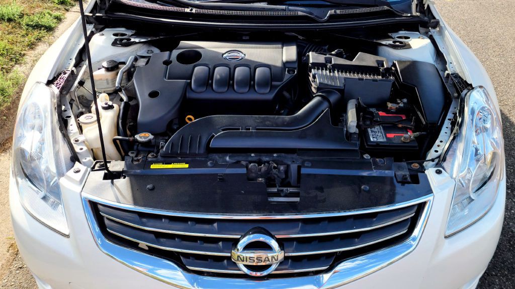 2010 Nissan Altima Image 18