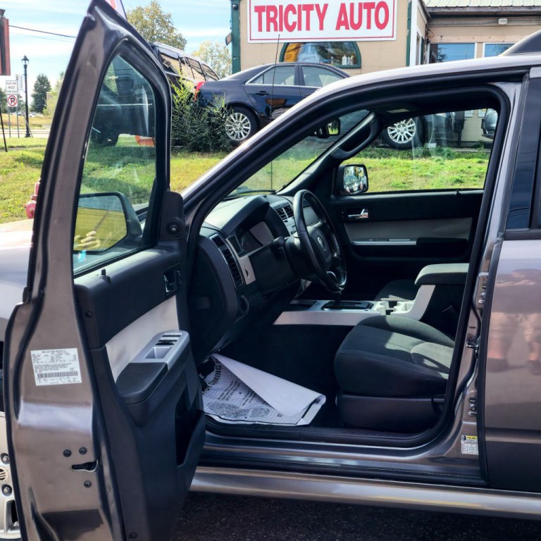 2010 Mercury Mariner Image 11