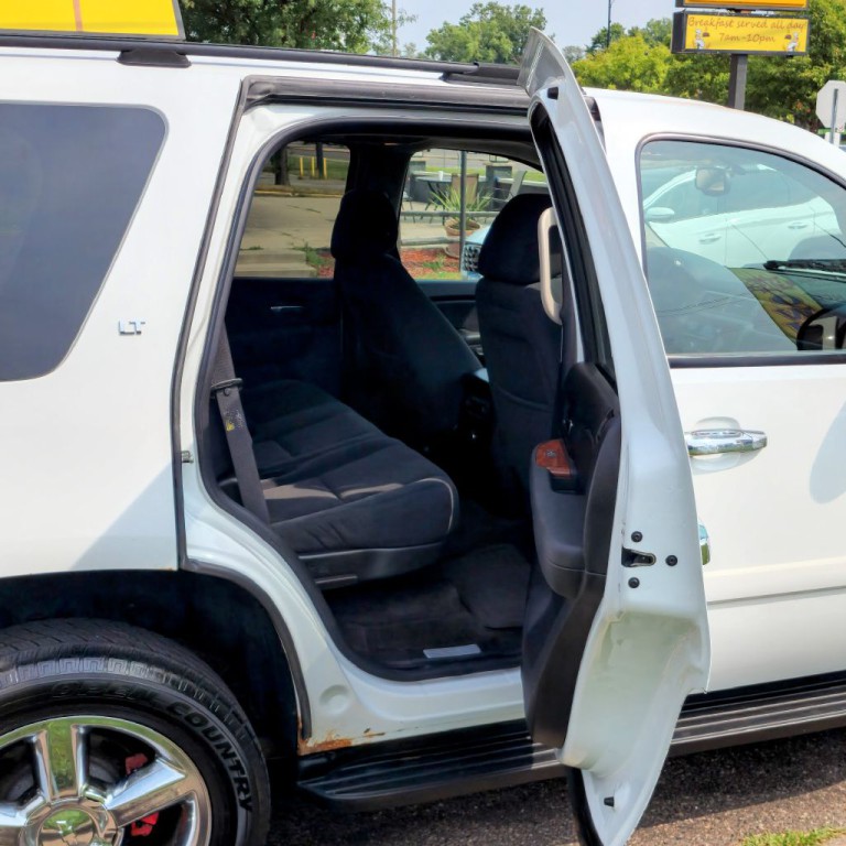 2007 Chevrolet Tahoe Image 17