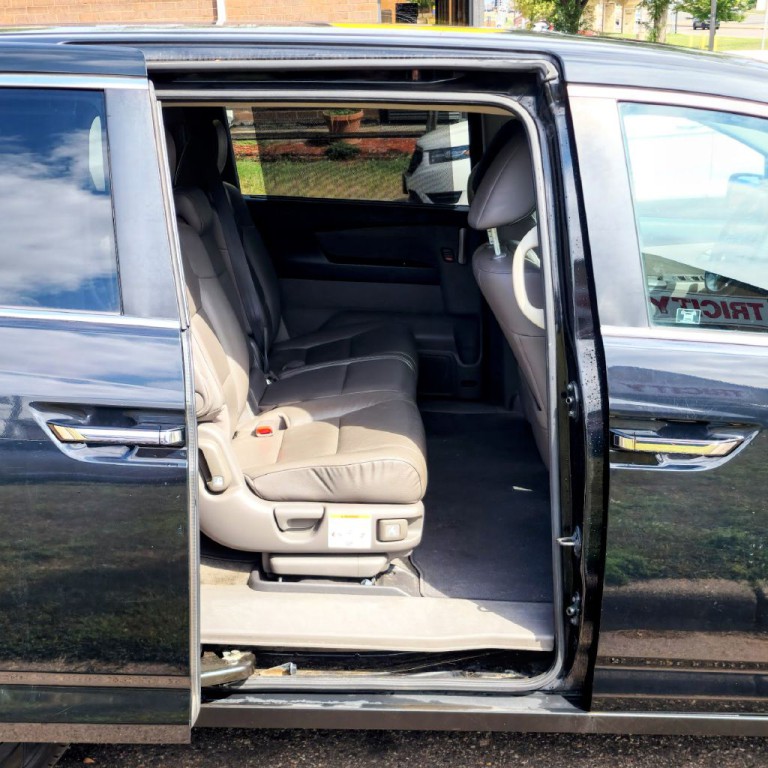 2012 Honda Odyssey Image 17