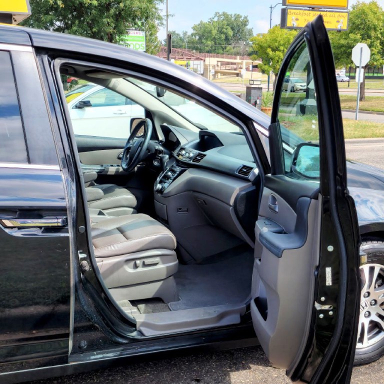 2012 Honda Odyssey Image 18