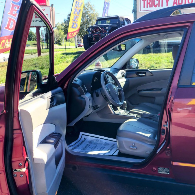 2011 Subaru Forester Image 11