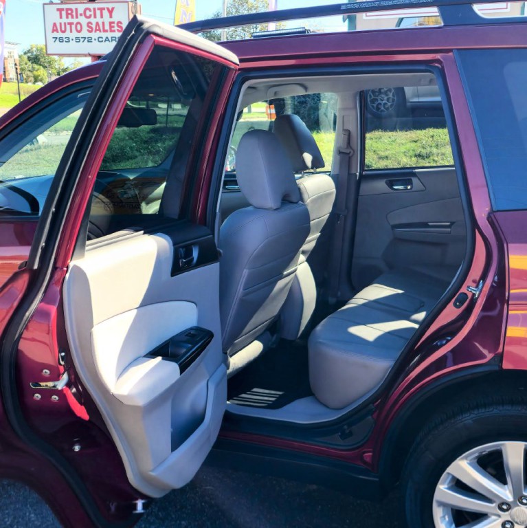 2011 Subaru Forester Image 14