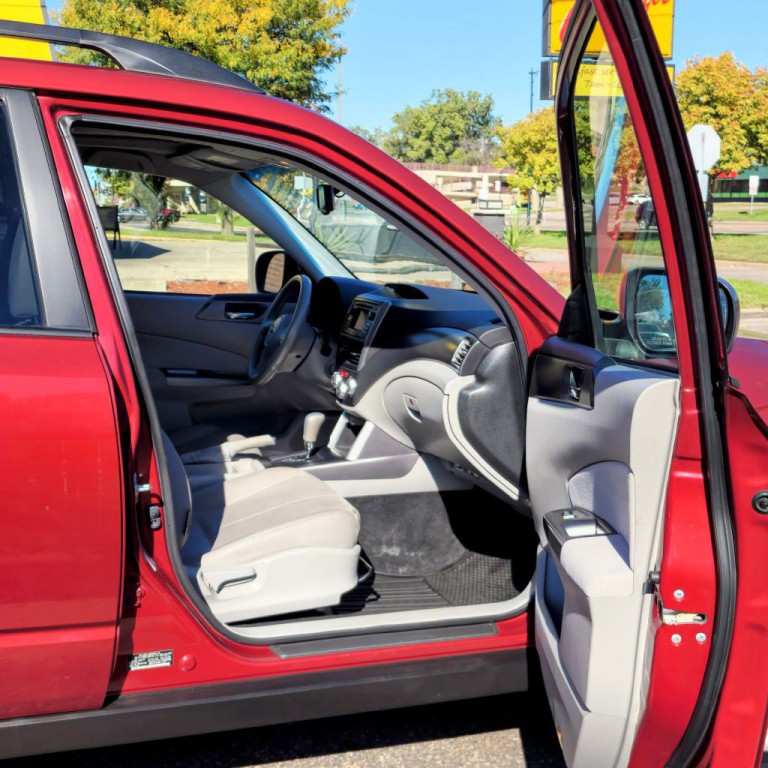 2011 Subaru Forester Image 17