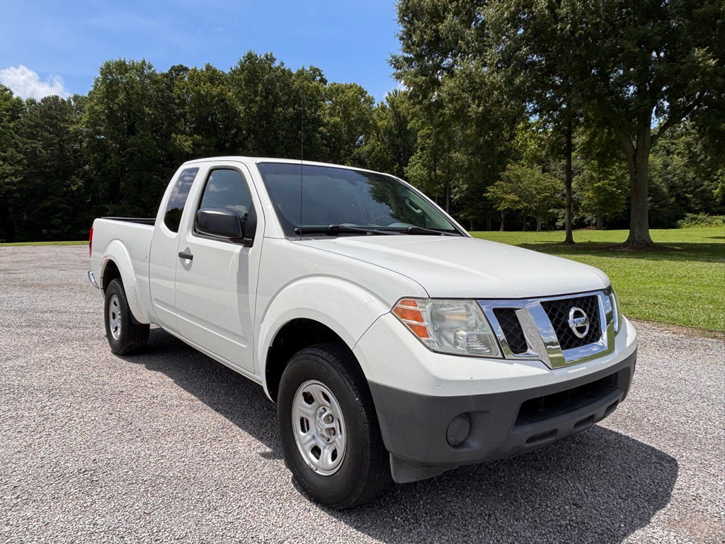 2014 Nissan Frontier Image 1