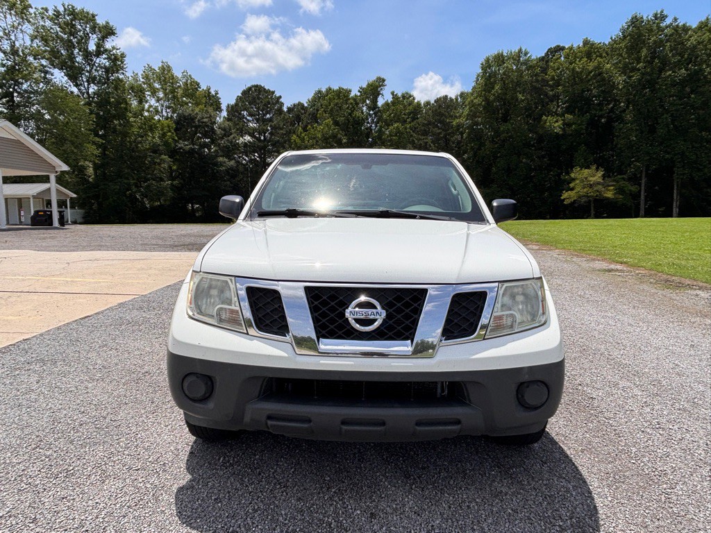 2014 Nissan Frontier Image 2