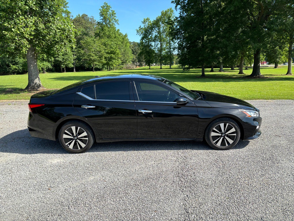 2019 Nissan Altima Image 8