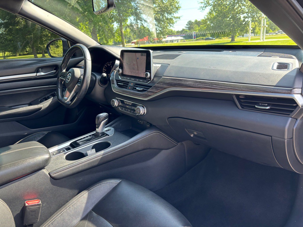 2019 Nissan Altima Image 9