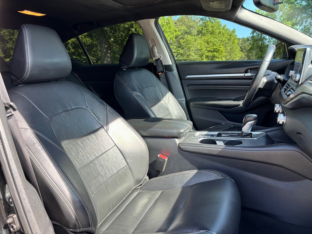 2019 Nissan Altima Image 10