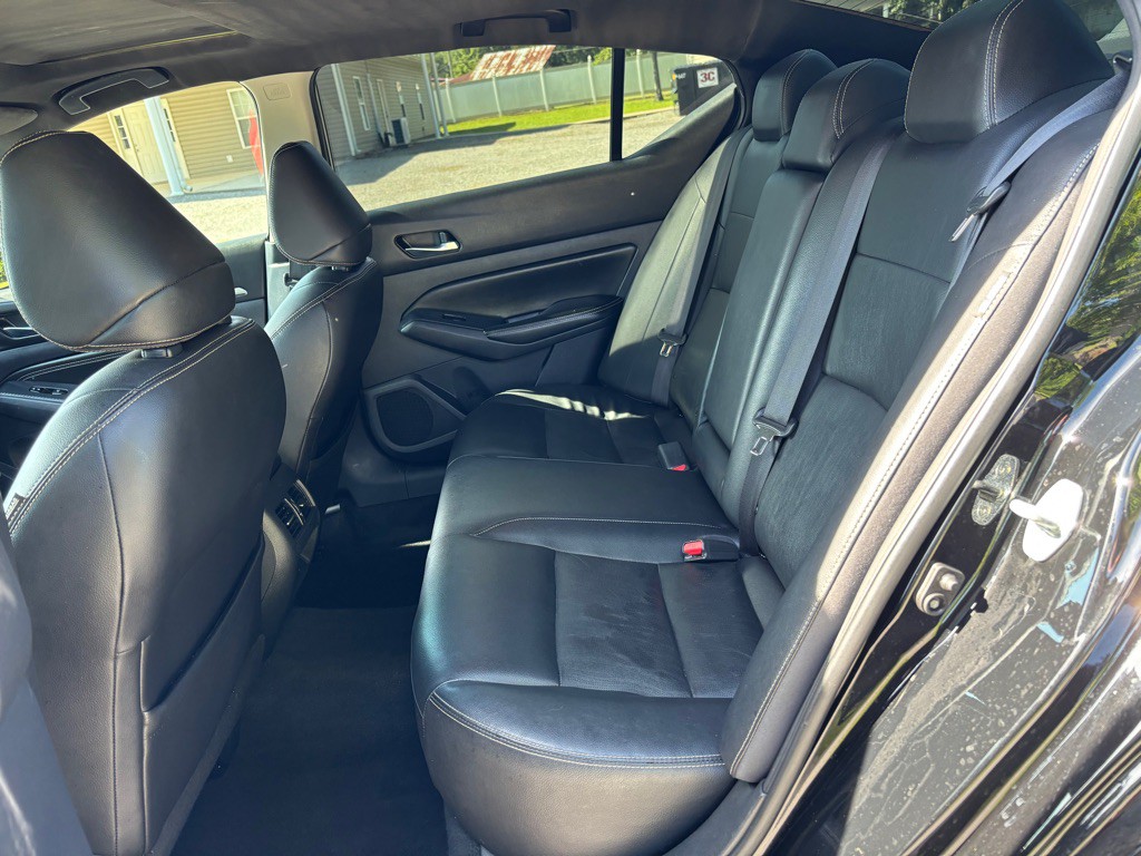 2019 Nissan Altima Image 12
