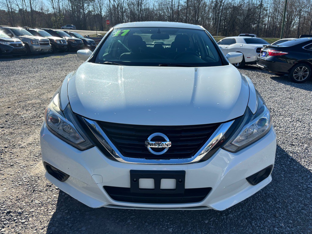 2017 Nissan Altima Image 2