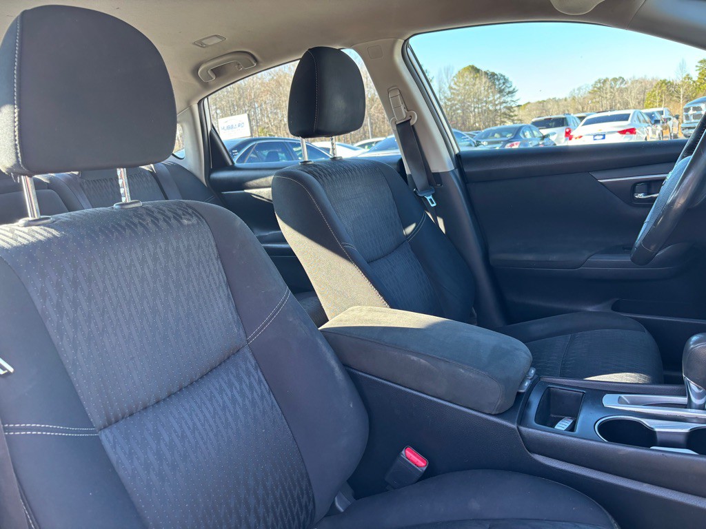 2017 Nissan Altima Image 8