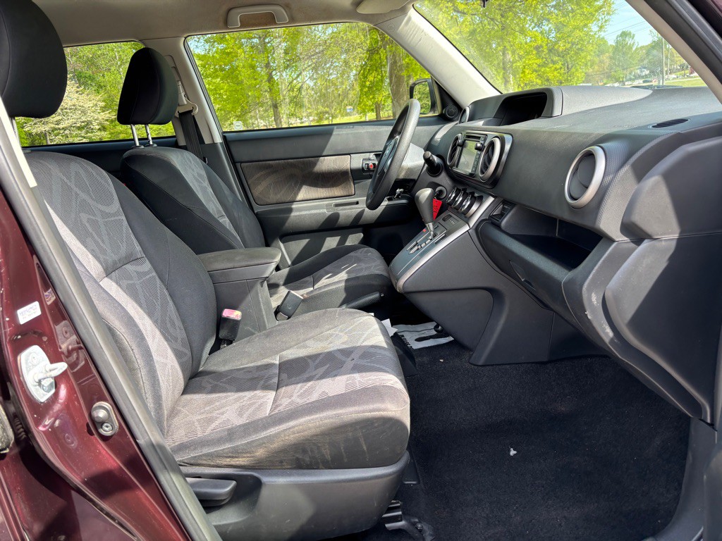2014 Scion xB Image 7