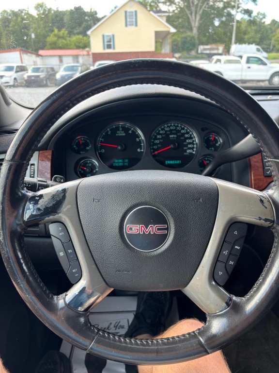 2008 GMC Yukon Image 12