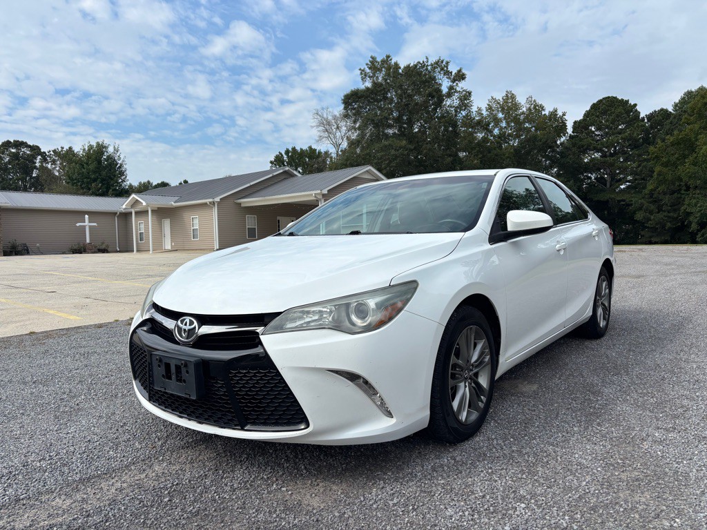 2016 Toyota Camry Image 3