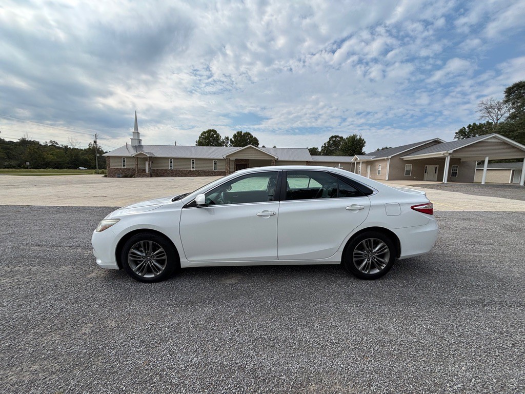2016 Toyota Camry Image 4