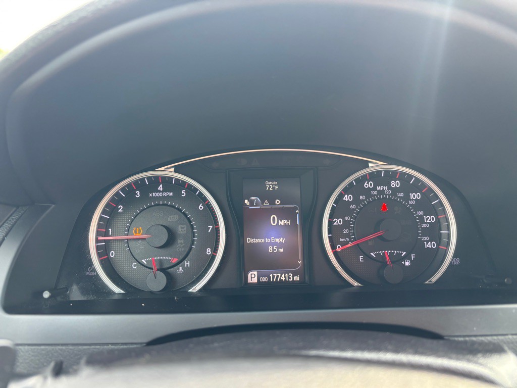 2016 Toyota Camry Image 11