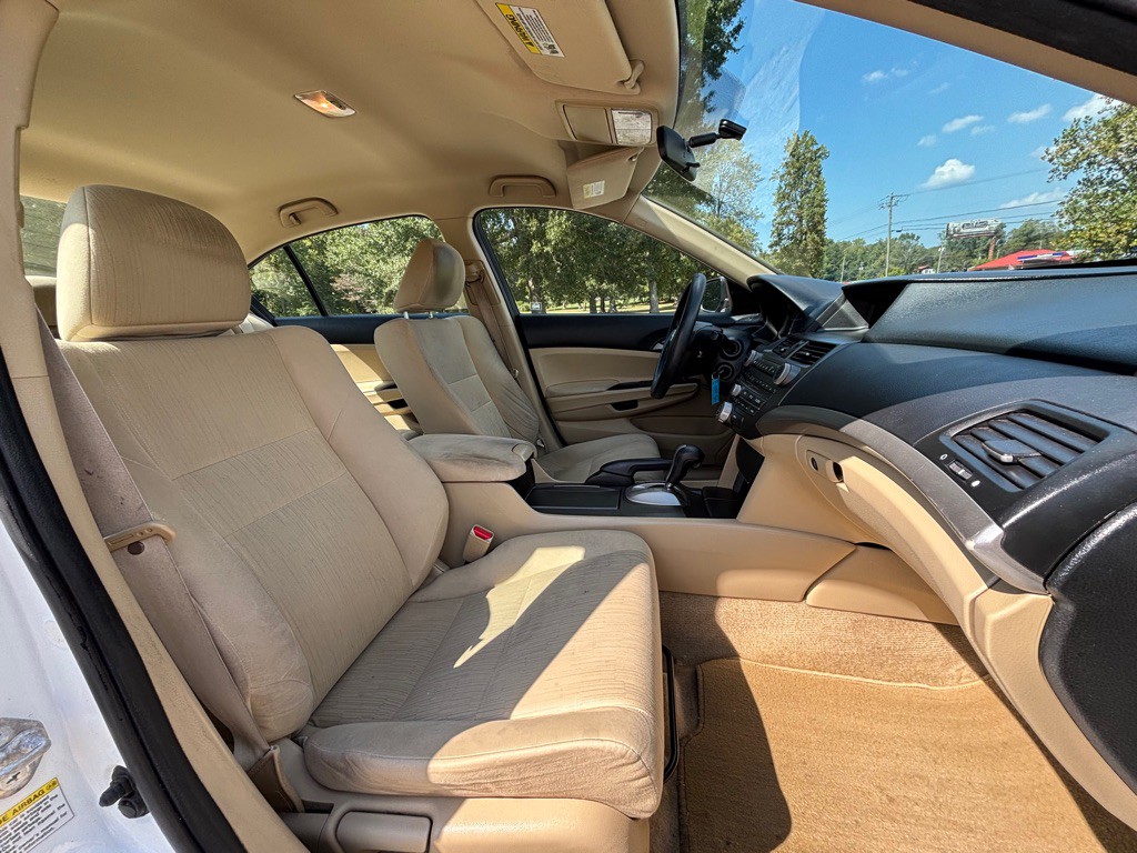 2012 Honda Accord Image 7