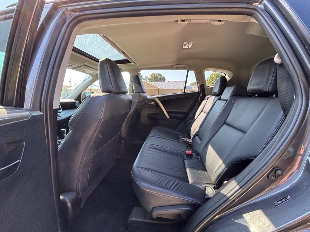2013 Toyota Rav4 Image 9
