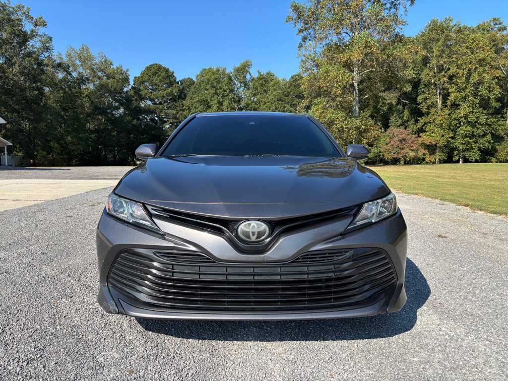 2018 Toyota Camry Image 2
