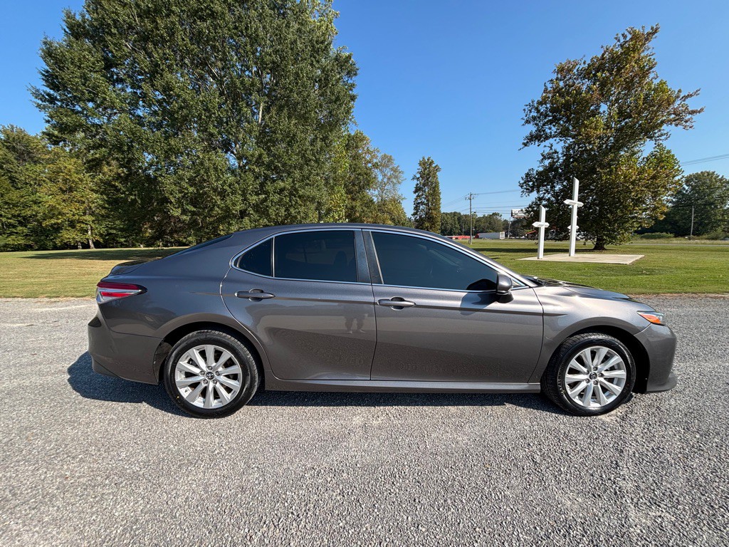 2018 Toyota Camry Image 6