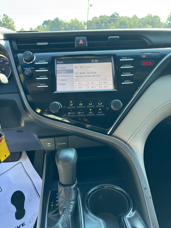 2018 Toyota Camry Image 12