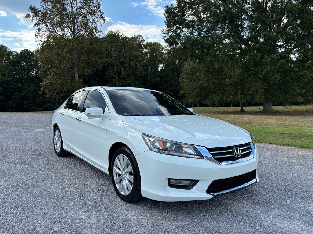 2013 Honda Accord Image 1