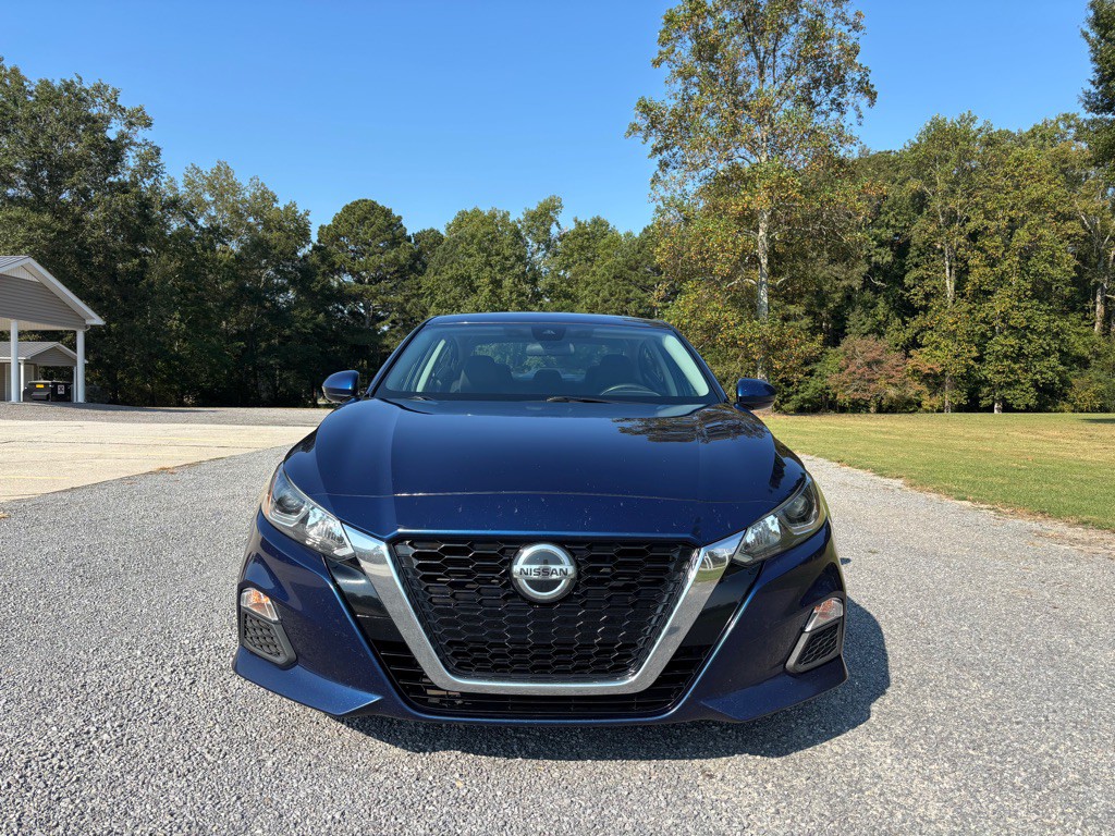 2021 Nissan Altima Image 2