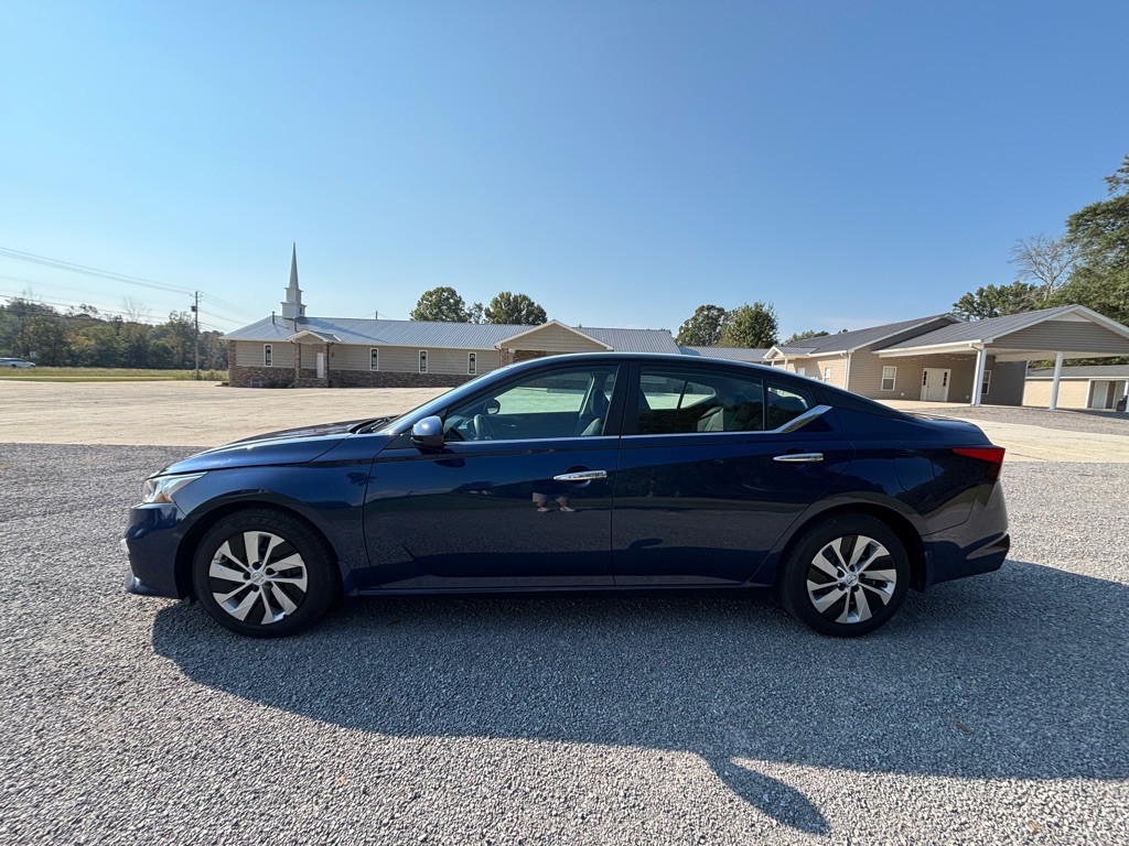 2021 Nissan Altima Image 4