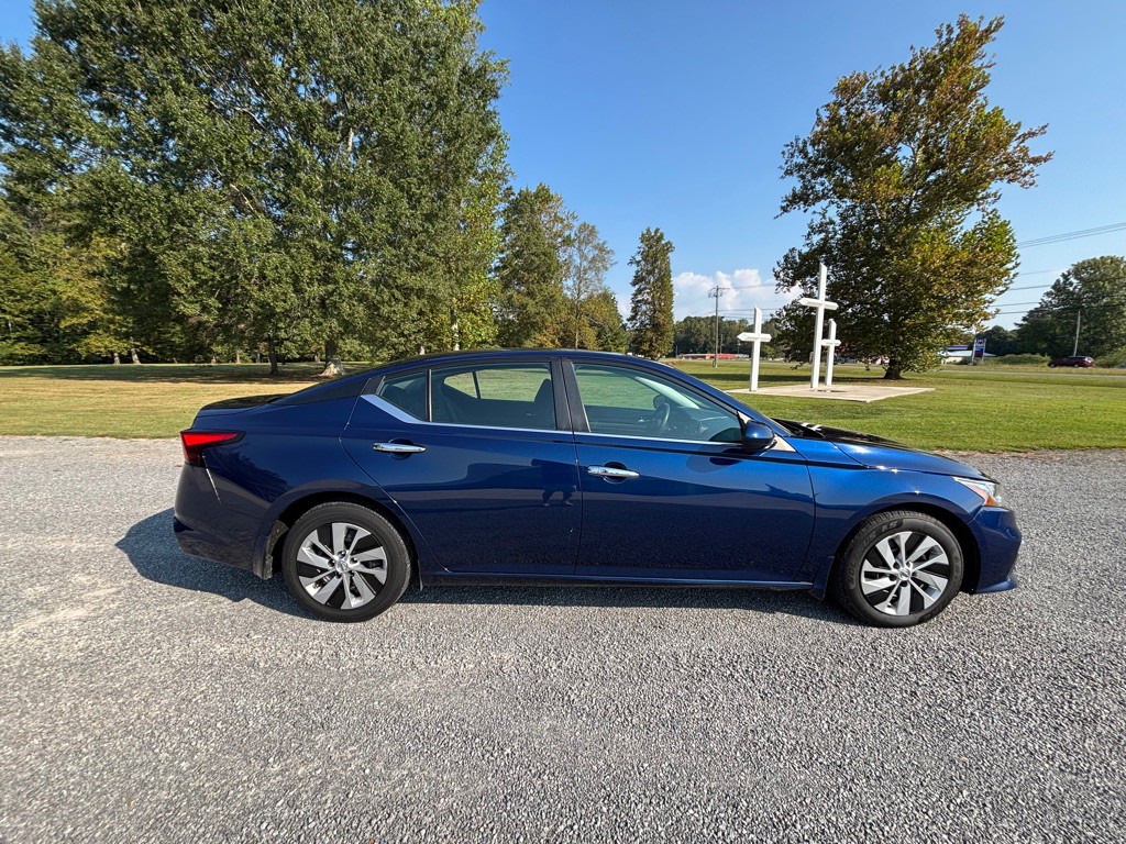 2021 Nissan Altima Image 6