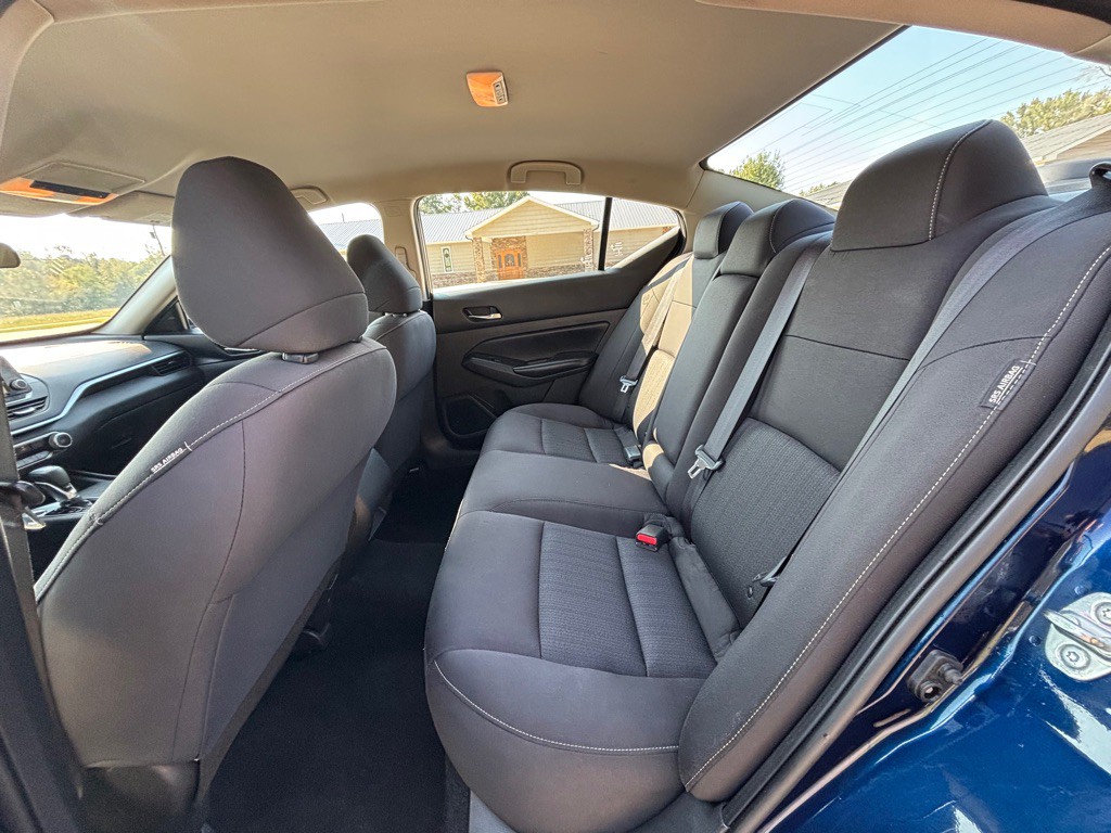 2021 Nissan Altima Image 9