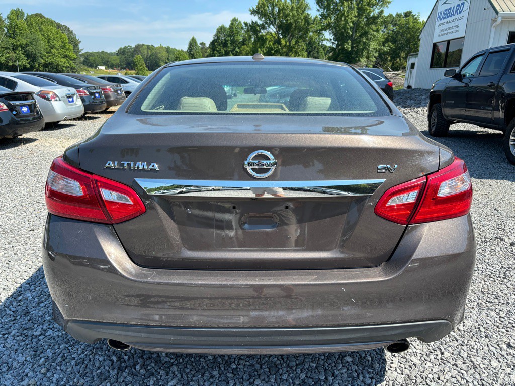 2017 Nissan Altima Image 5