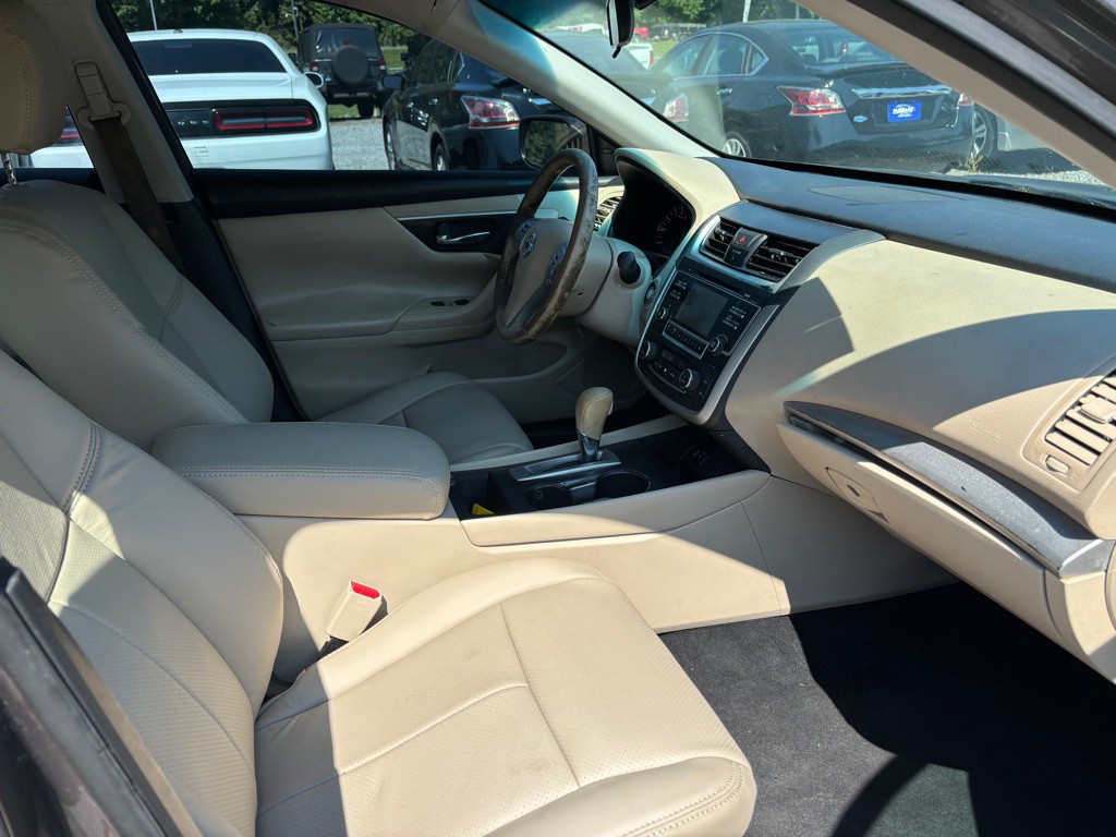 2017 Nissan Altima Image 7