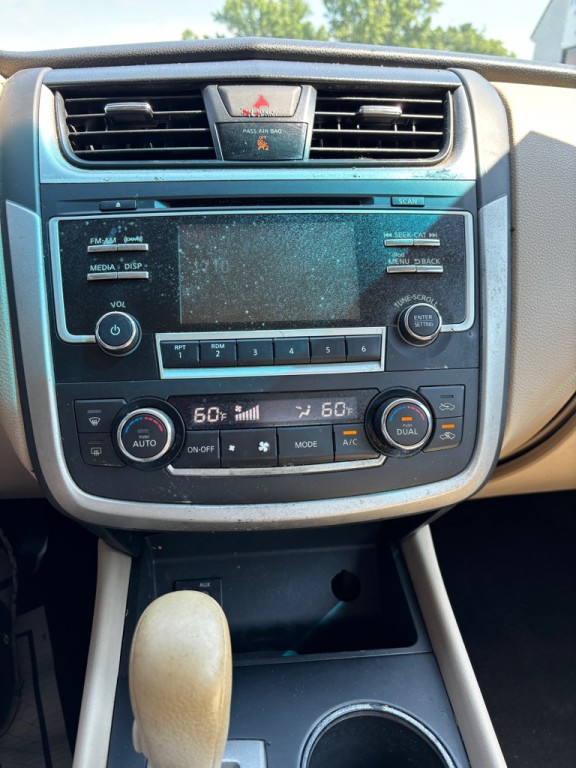 2017 Nissan Altima Image 10