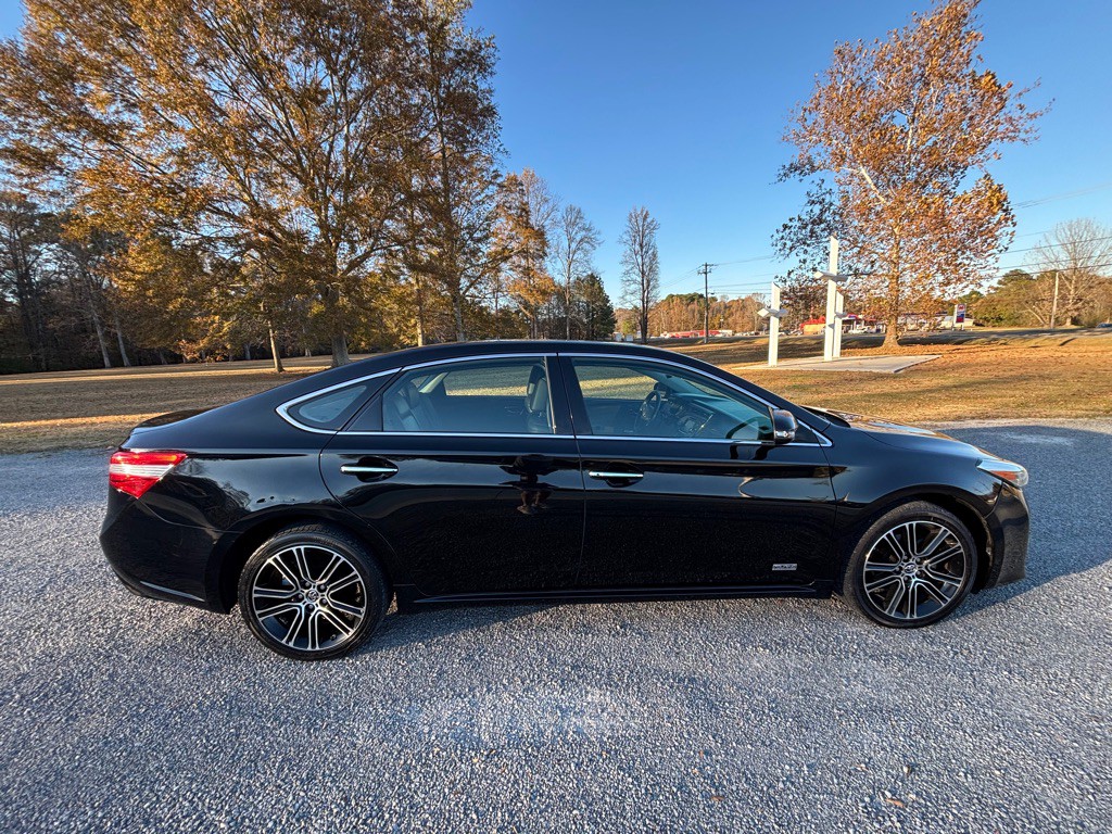 2015 Toyota Avalon Image 6