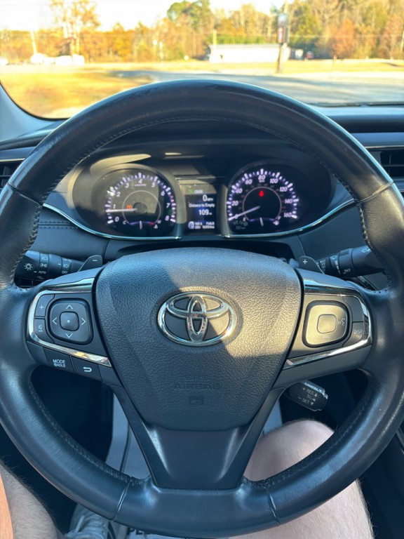 2015 Toyota Avalon Image 12