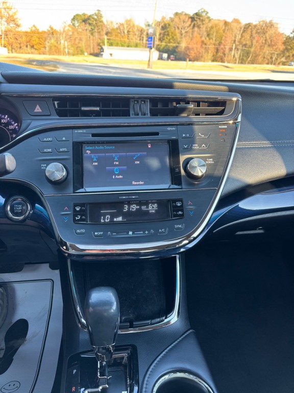 2015 Toyota Avalon Image 13