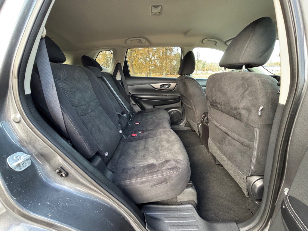 2016 Nissan Rogue Image 8