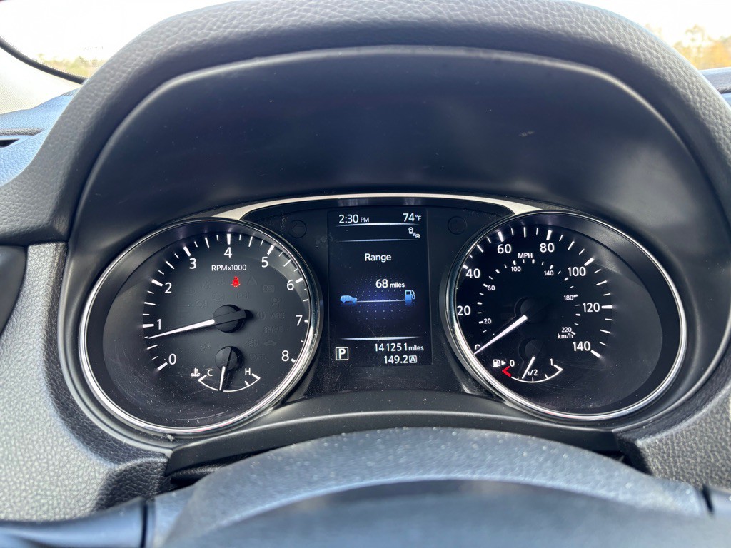 2016 Nissan Rogue Image 11