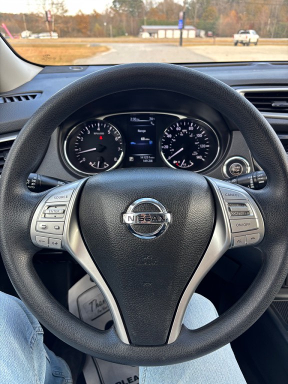 2016 Nissan Rogue Image 12