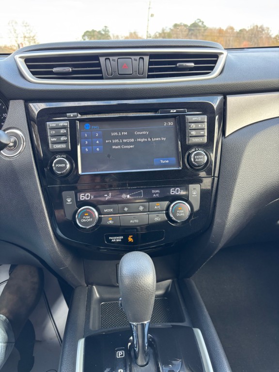 2016 Nissan Rogue Image 13