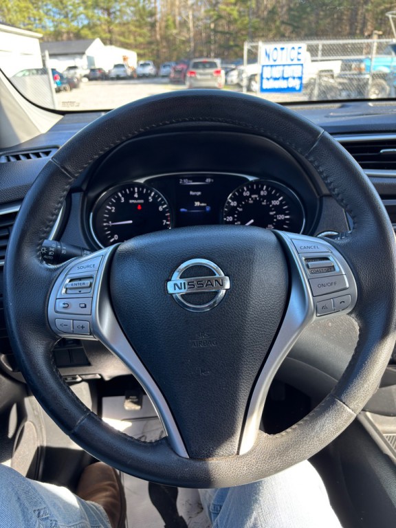 2016 Nissan Rogue Image 12