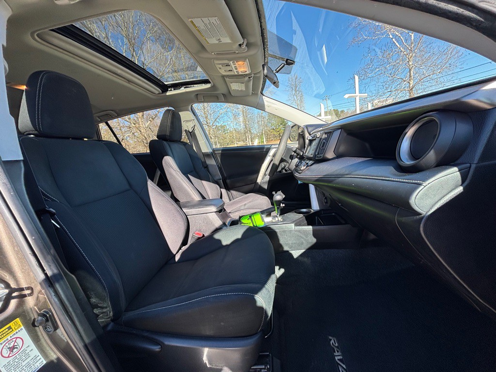 2015 Toyota Rav4 Image 7